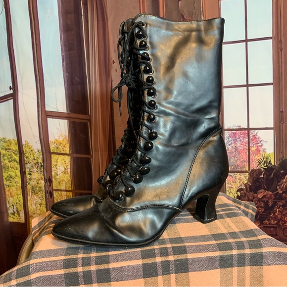 Witch boots Cosplay Costume Halloween Theater Dressy Heels 8 Black Faux Buttons - Picture 3 of 16